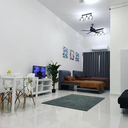 Homestay Klia Core Soho Suites セパン エクステリア 写真